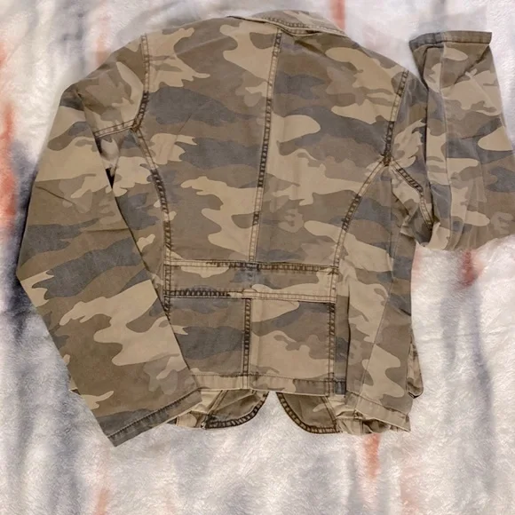 Faded Glory camo jeans jacket size 8/10 M - Picture 3 of 7